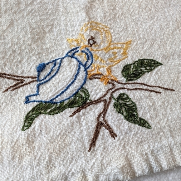 DISHTOWEL Vintage Farmhouse Embroidered Bird Teapot Cotton Red White Yellow - Picture 8 of 11